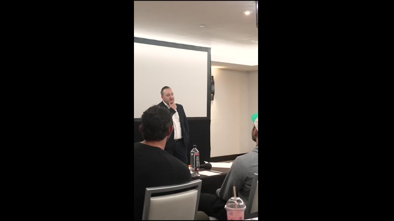 VIDEO- Shlomo Levinger wows Israel Baseball team with magic trick 