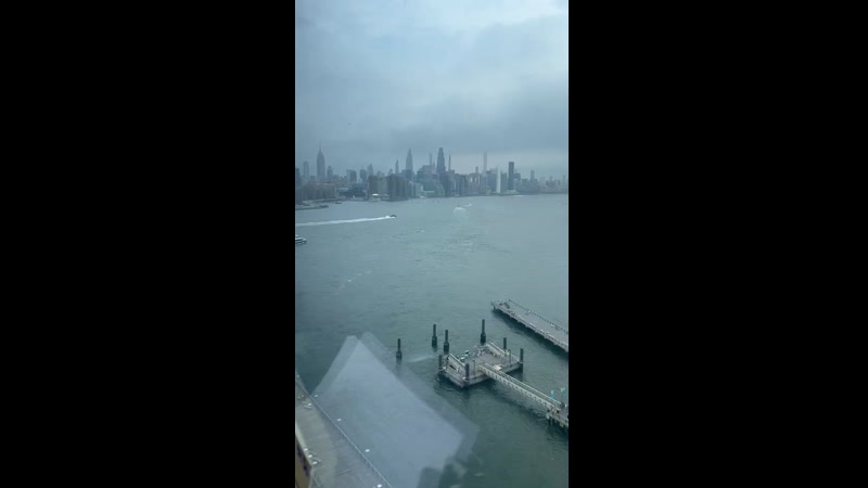 BREAKING: SEAPLANE CRASHES INTO EAST RIVER; ALL OCCUPANTS SAFE