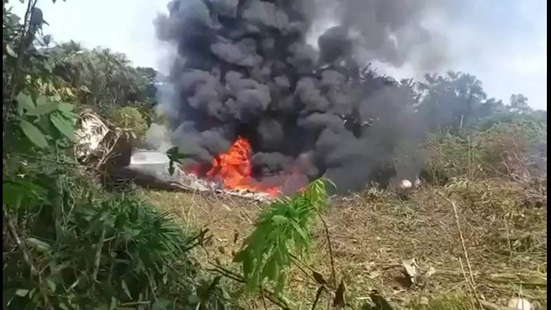 BREAKING VIDEO:COLOMBIAN MILITARY PLANE CARRYING ABOUT 100 PEOPLE CRASHES IN PUERTO LEGUÍZAMO