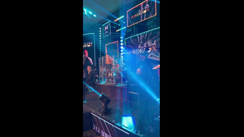 YAAKOV SHWEKEY LIVE AT PESACH BORDEAUX WITH MENDY HERSHKOWITZ BAND — WE ARE A MIRACLE! 