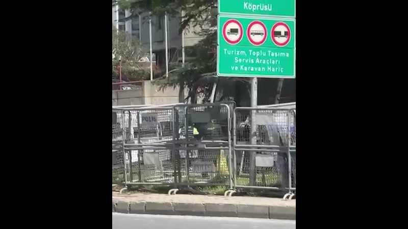 BREAKING:DRAMATIC VIDEO NEAR THE ISRAELI CONSULATE IN Istanbul AS POLICE EXCHANGE FIRE WITH TERRORISTS 