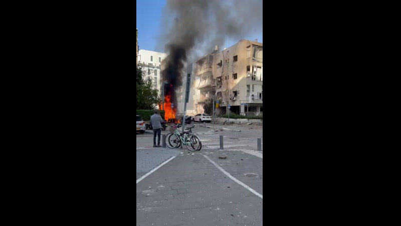 BREAKING VIDEO: TEL AVIV ROCKED BY NEW MISSILE STRIKE CARRYING 100KG WARHEAD — MULTIPLE INJURED