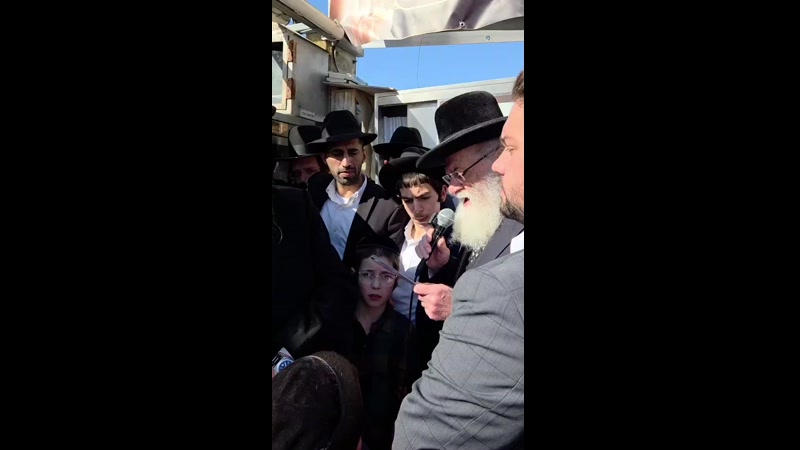 VIDEO: cantor R. Chaim Leizer Hershtik At reb Chaim’s Kanievsky’s kever 